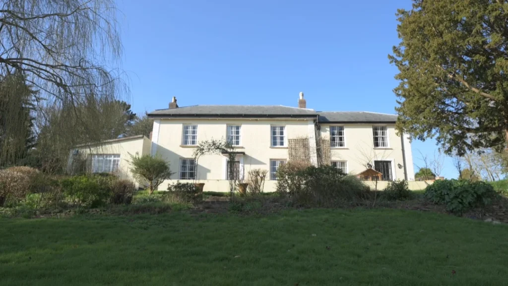 A 6 bedroom manor house in the South West get a rennovationand renewsable heat through ground source heat pump